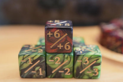 Counter Dice + / - , Magic TCG, Red & Green Marble Color Theme, perfect for any magic the gather deck! Edh, Cedh Magic Deck! Great MTG Gift!